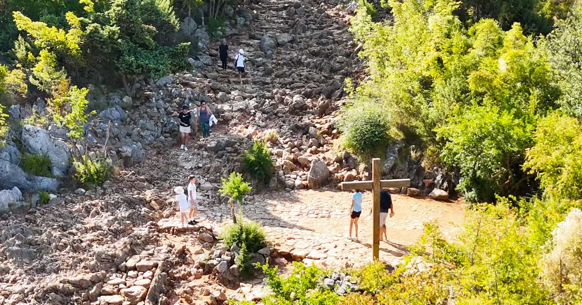 Apparition-Hill Apparition Hill